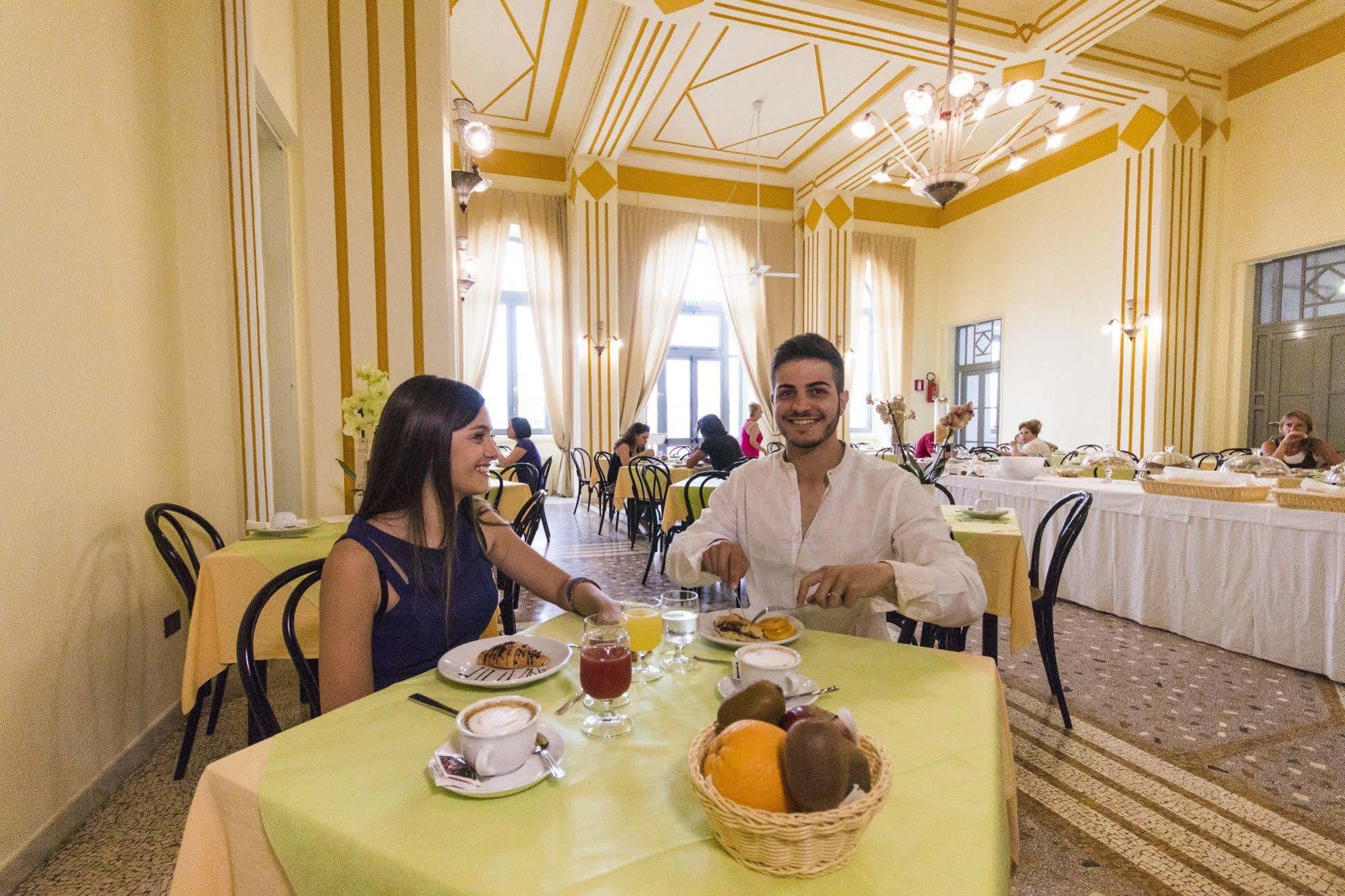 Albergo Palazzo Santa Cesarea Terme Extérieur photo
